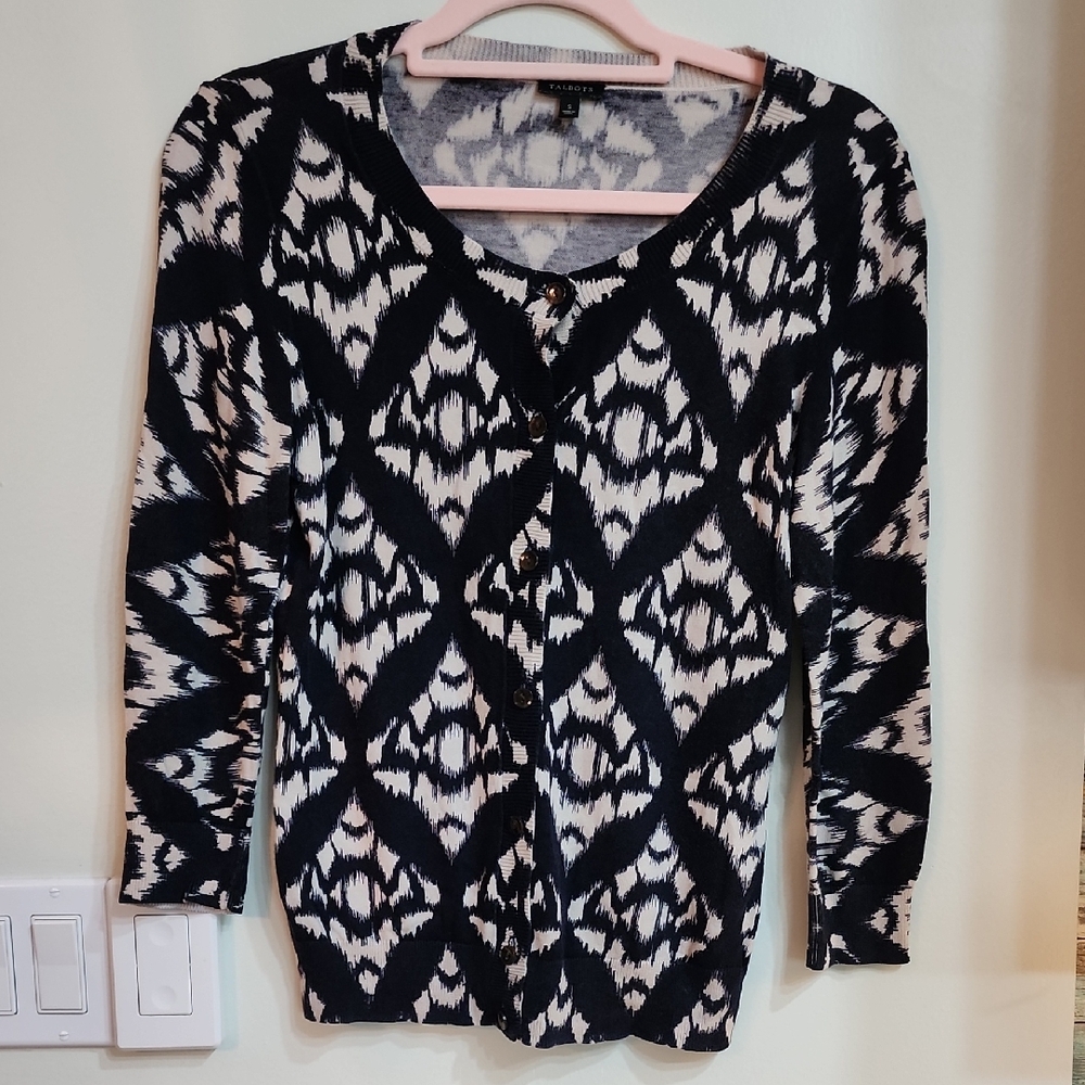 Talbots Navy and Cream Knit Sweater 🛍